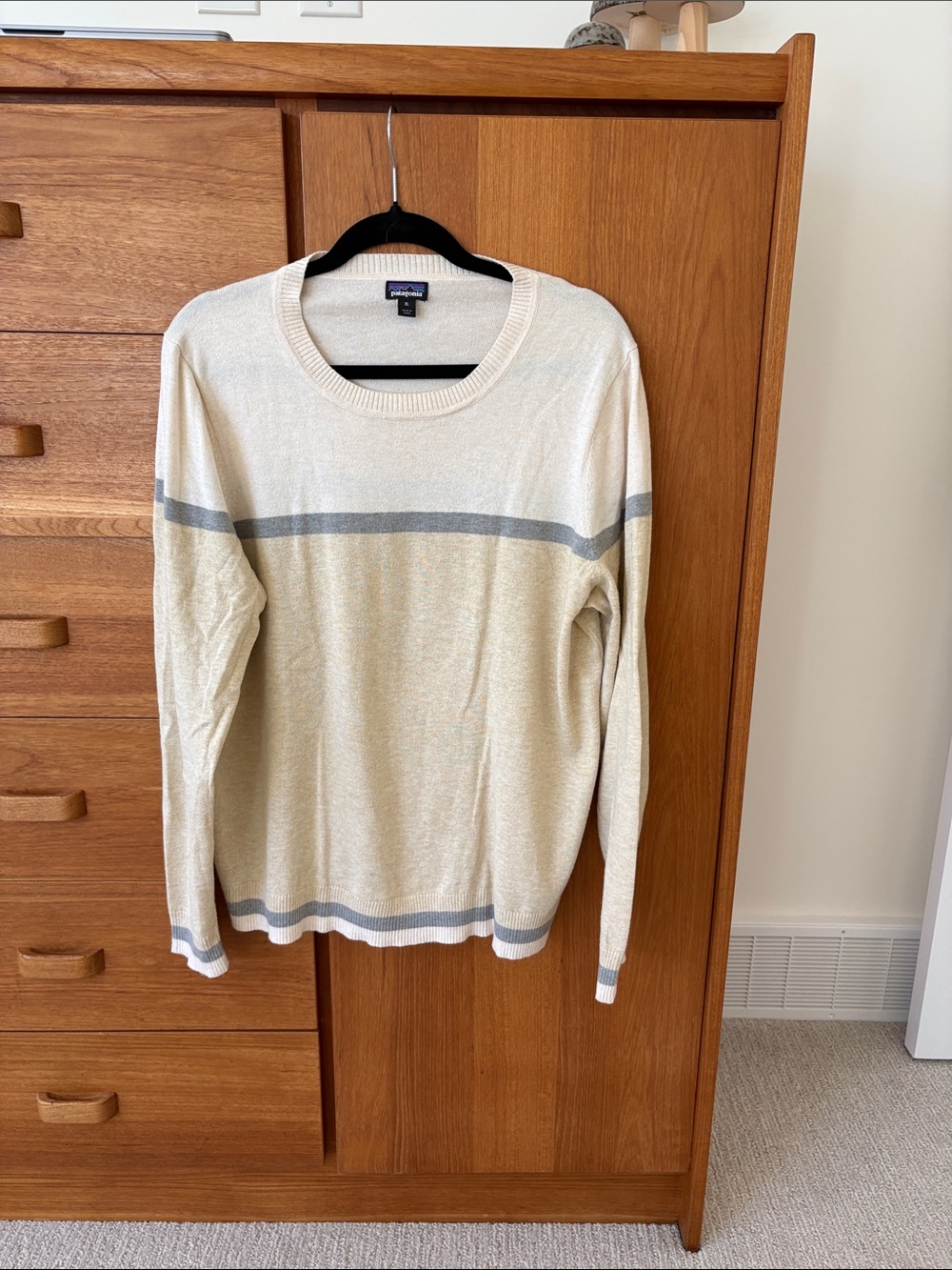 Patagonia Women’s Andri Beige Crewneck Sweater with Gray Stripes - Picture 2 of 5